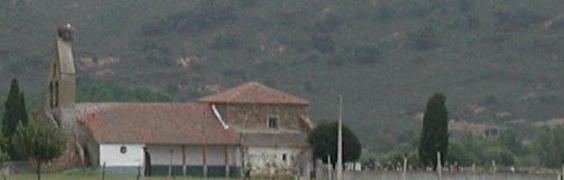 Iglesia de Bercianos de Valverde, vista lateral desde la carretera